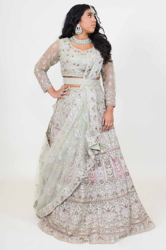 Mayra mintgroene lehenga met buikriem