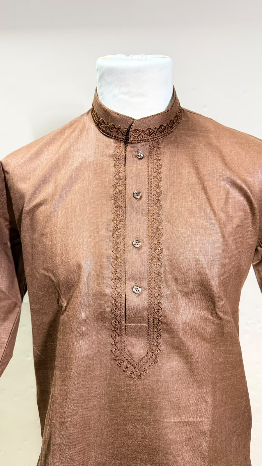 Mocha – Bruine Kurta Pajama Heren met Borduurwerk