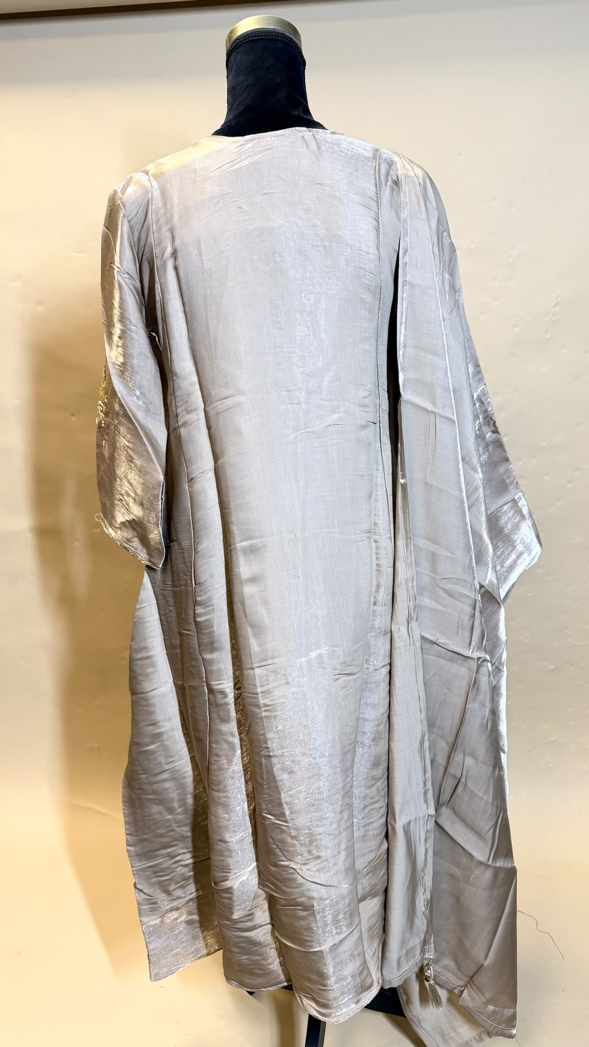 Champagne Silver Salwar Kameez – Champagne met Gouden Details