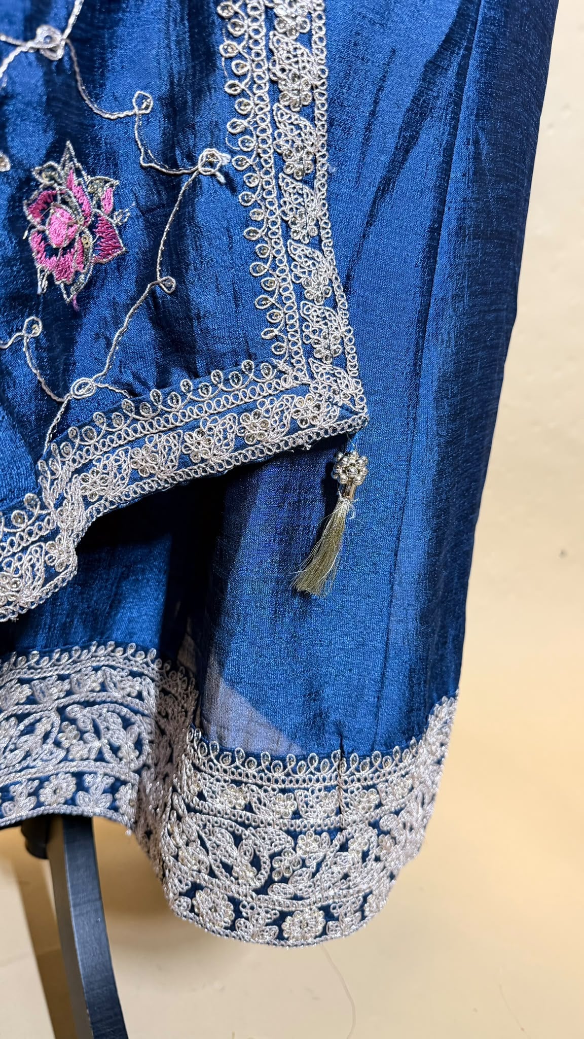 Royal Blue Salwar Kameez – Blauw met Geborduurde Dupatta