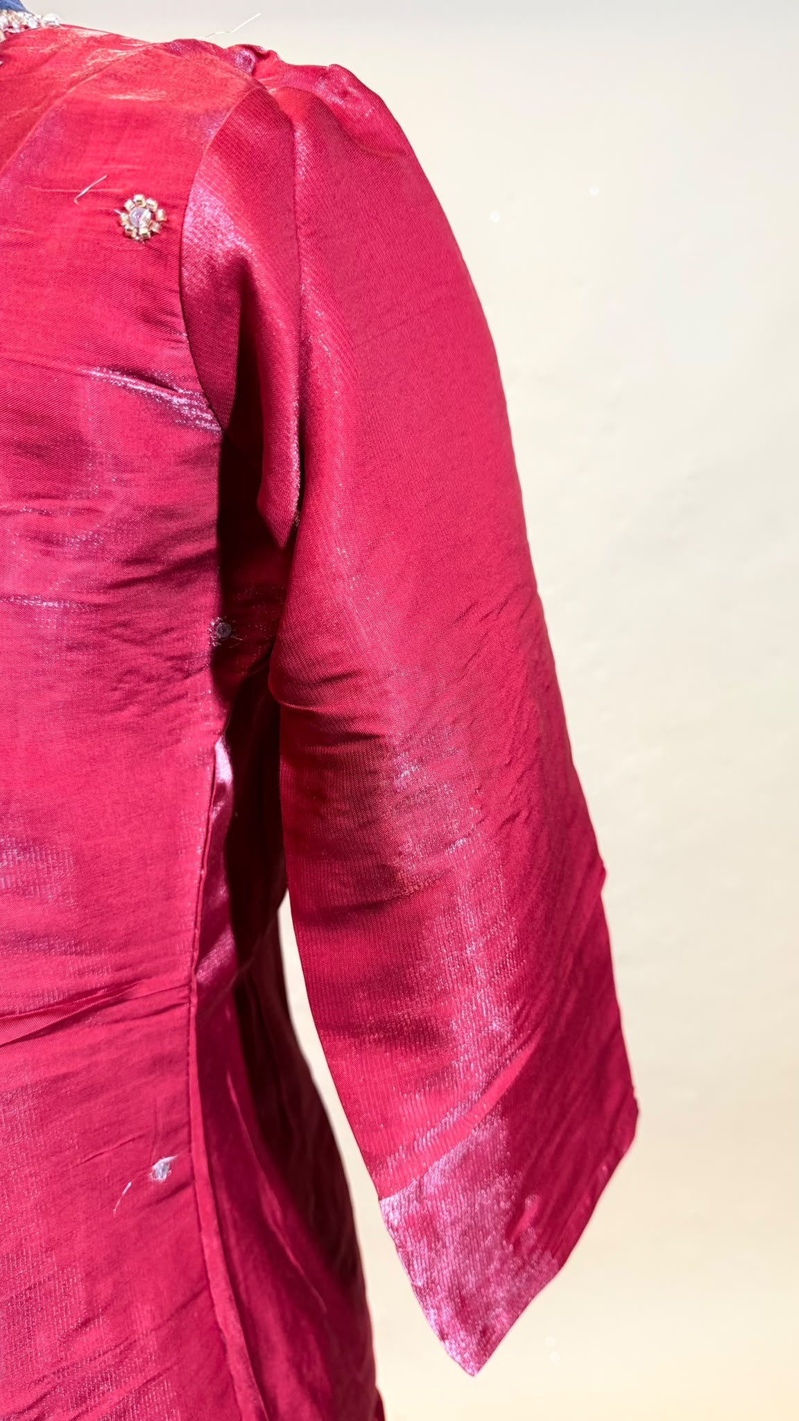 Berry Red Salwar Kameez – Donkerroze met Bloemenborduurwerk