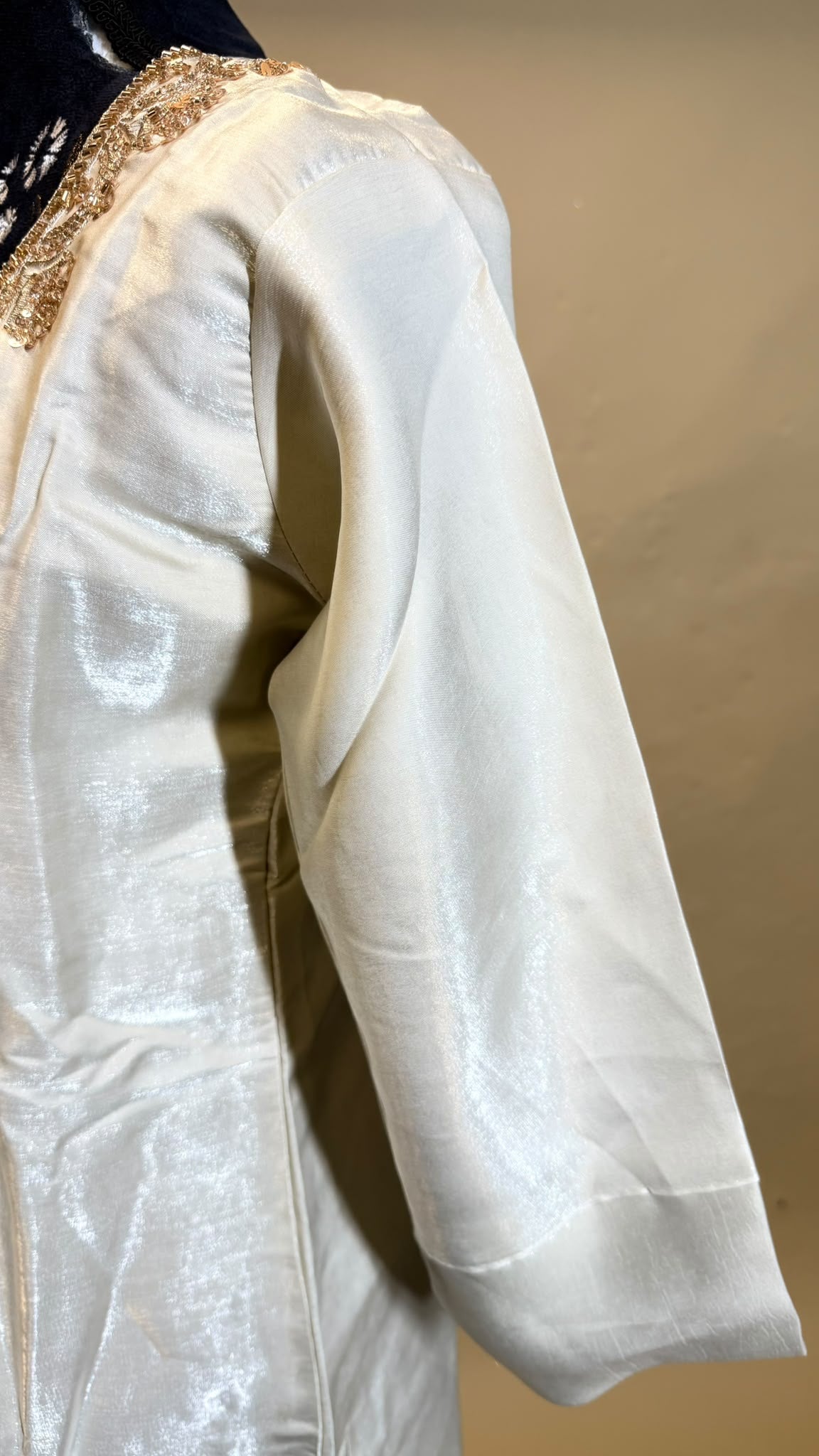 Ivory Gold Salwar Kameez – Ivoorwit met Gouden Details