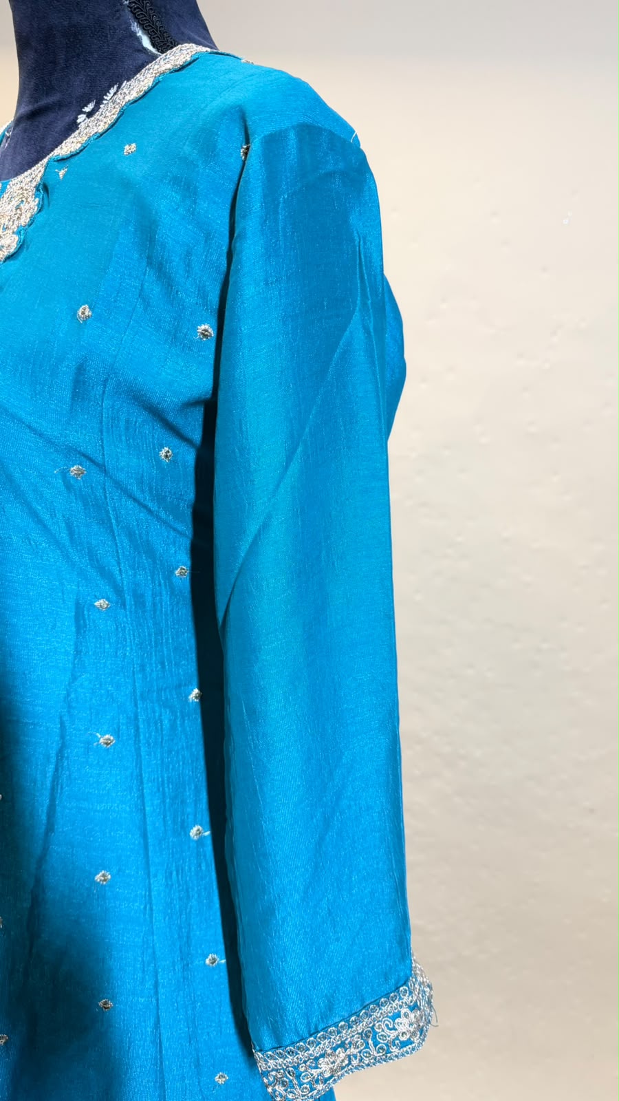 Teal Ivory Salwar Kameez – Petrolblauw met Crème Dupatta